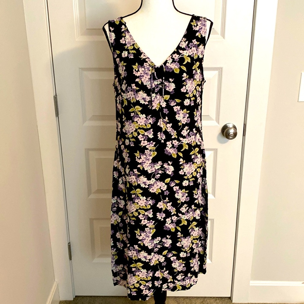 Gap| Black/ lavender floral v-neck sleeveless sun dress with front tie